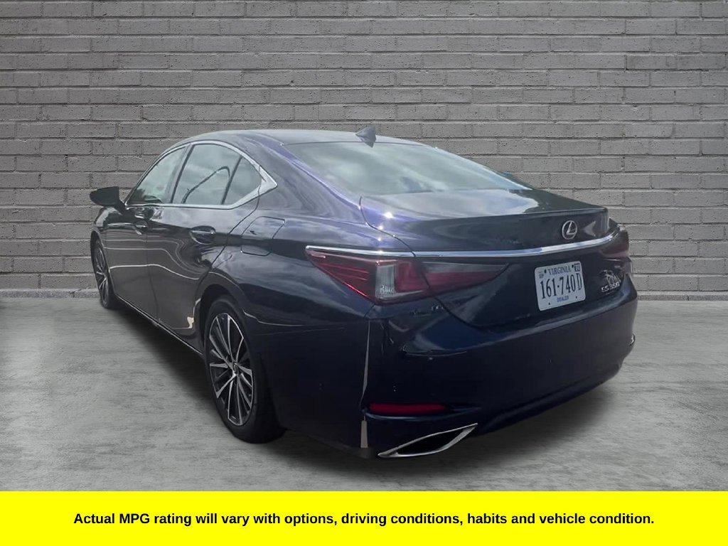 Used 2024  Lexus 350 image 9