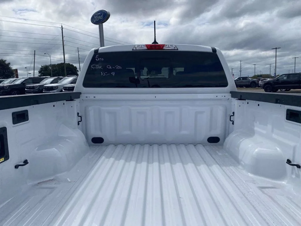 New 2026 Oxford White Ford XLT image 10