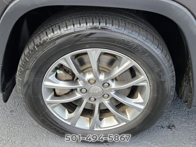 Used 2019 Gray Jeep Latitude Plus image 16