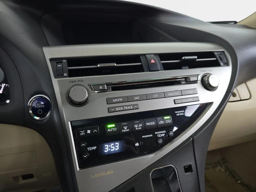 Used 2010 White Lexus 450h image 26