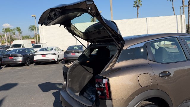 New 2027 Canyon Bronze Metallic Nissan S image 8
