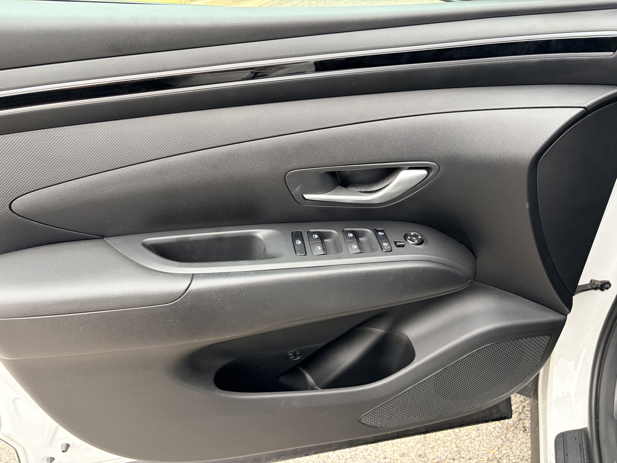 Used 2024 White Pearl Hyundai SEL image 10