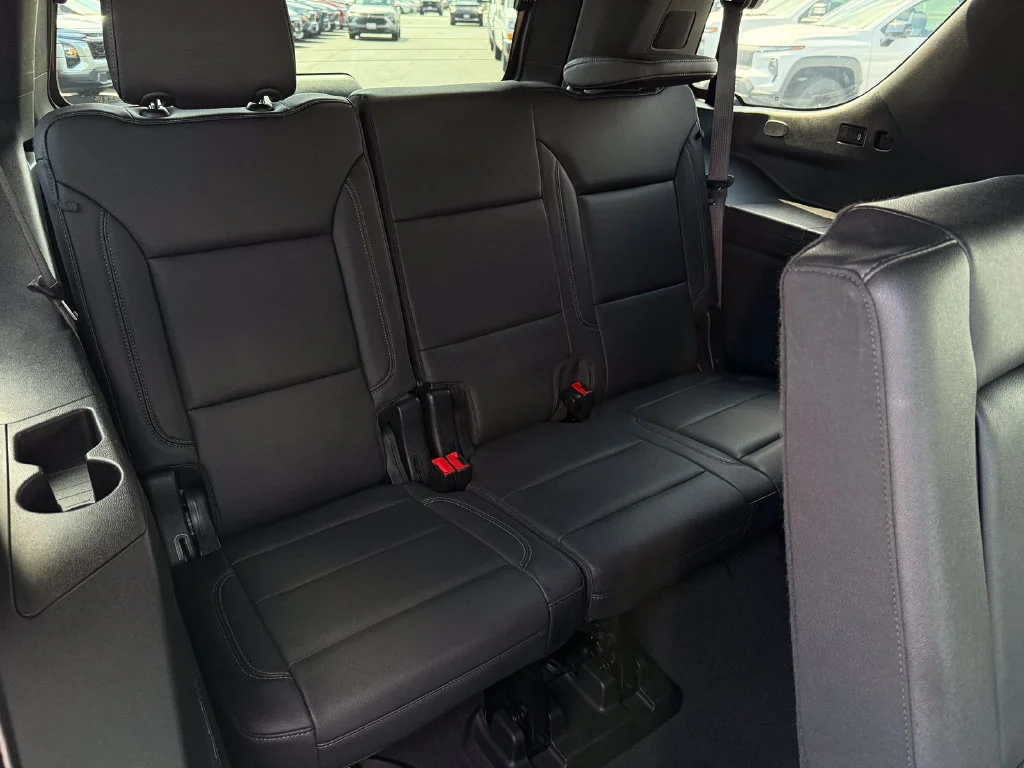 Used 2024 Summit White Chevrolet LT image 19