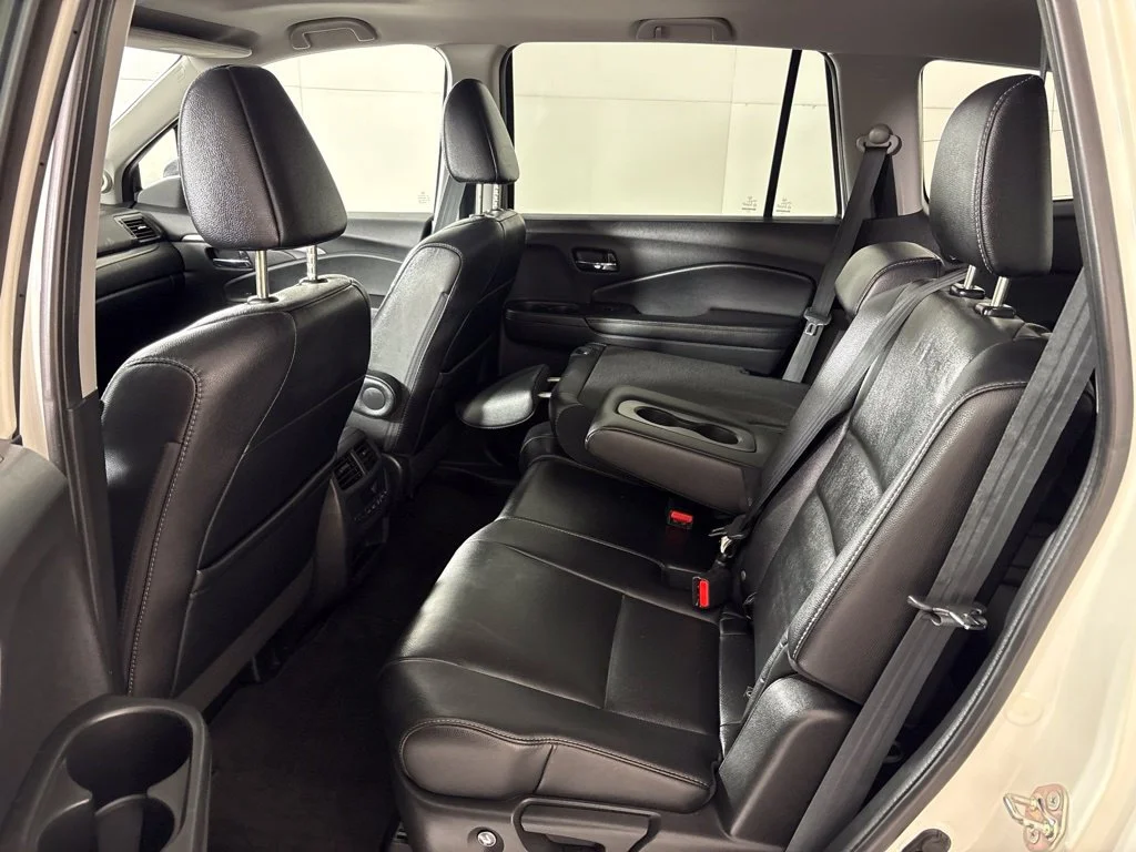 Used 2017  Honda EX-L image 24