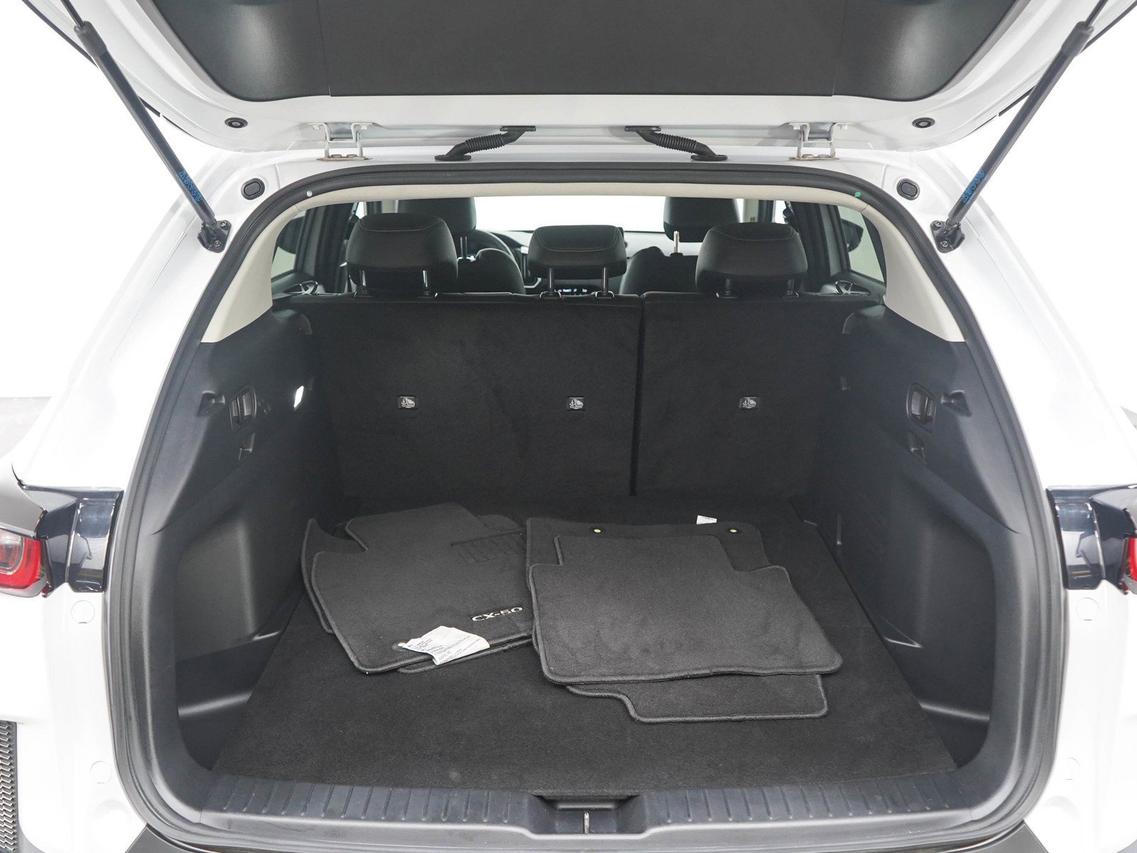Used 2025 Wind Chill Pearl Mazda 2.5 S Select Package image 17