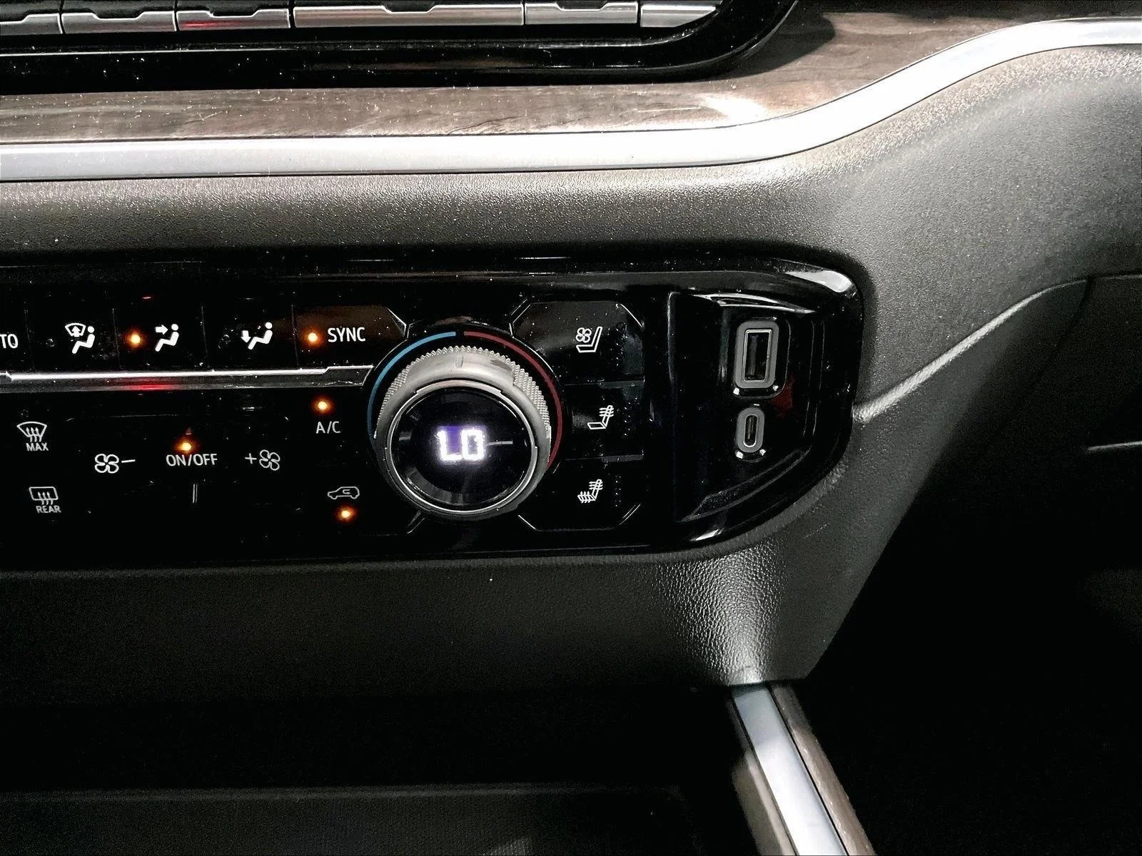 Used 2022 Iridescent Pearl Tricoat Chevrolet LTZ image 26