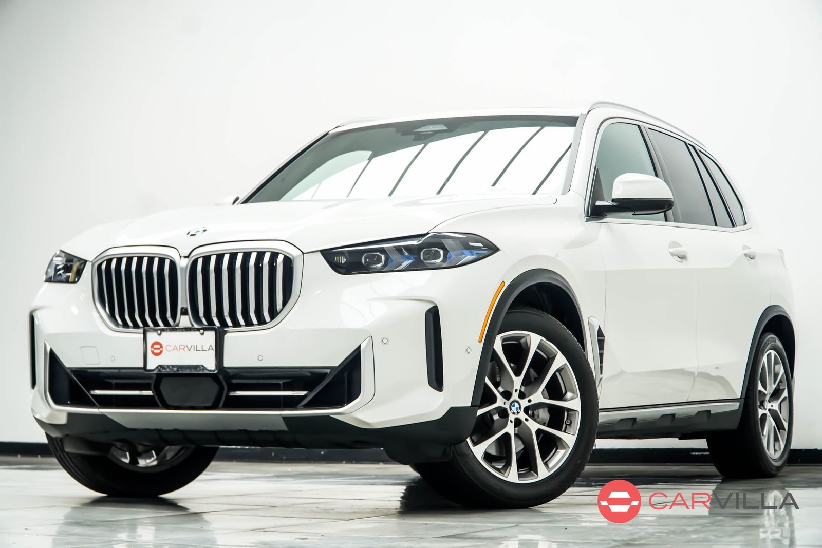 Used 2024 White BMW xDrive40i image 1