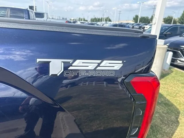Used 2022 Blue Toyota SR5 image 7
