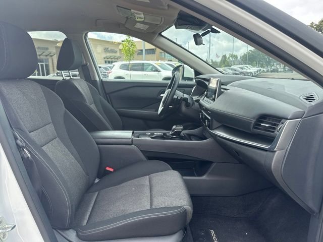Used 2024 Everest White Pearl Nissan SV image 17
