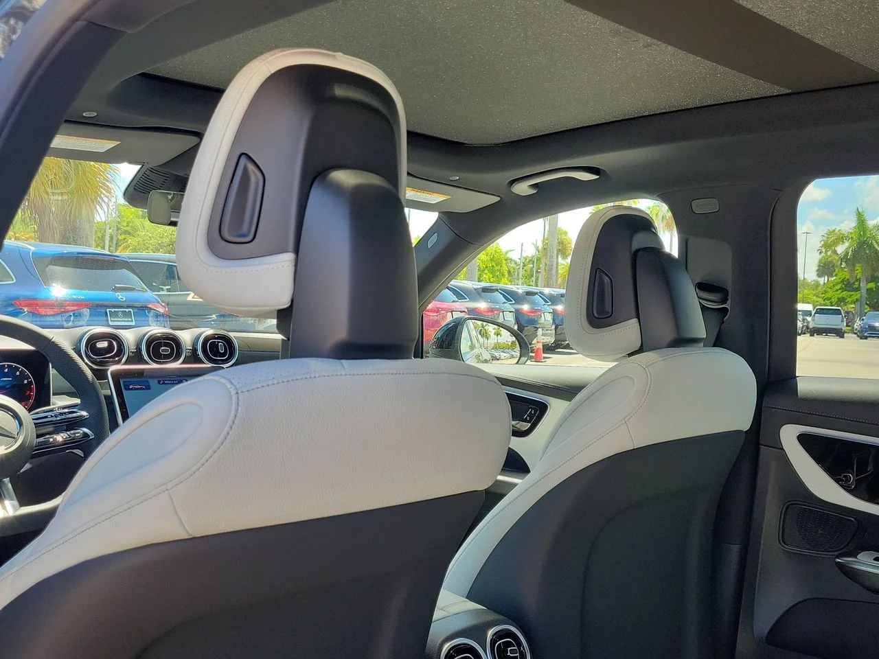 New 2027 Graphite Grey Metallic Mercedes-Benz GLC 300 image 11