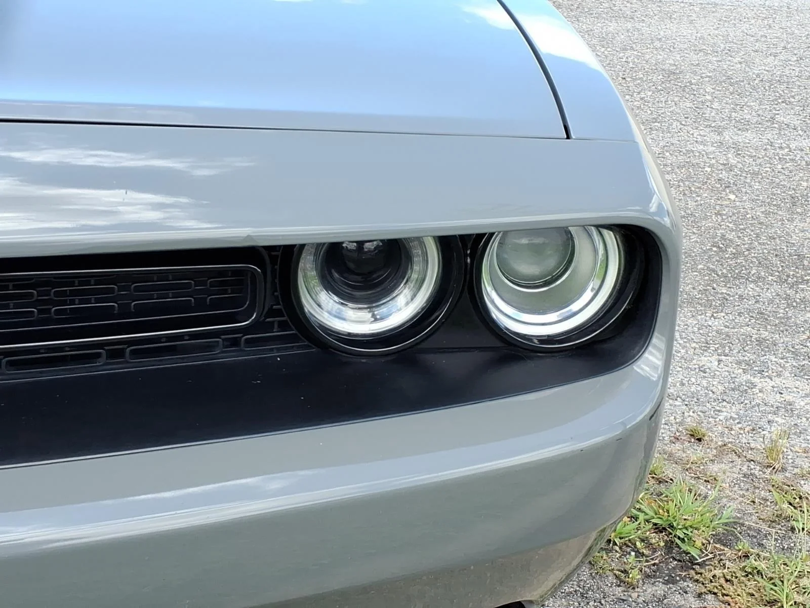 Used 2018 Destroyer Gray Clearcoat Dodge SXT image 7