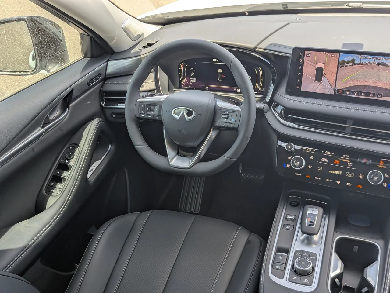 New 2027 RADIANT WHITE INFINITI Luxe AWD image 29