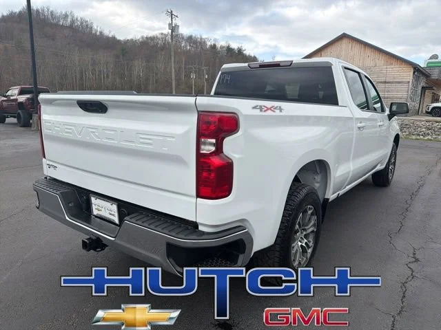 Used 2025 Summit White Chevrolet LT image 3