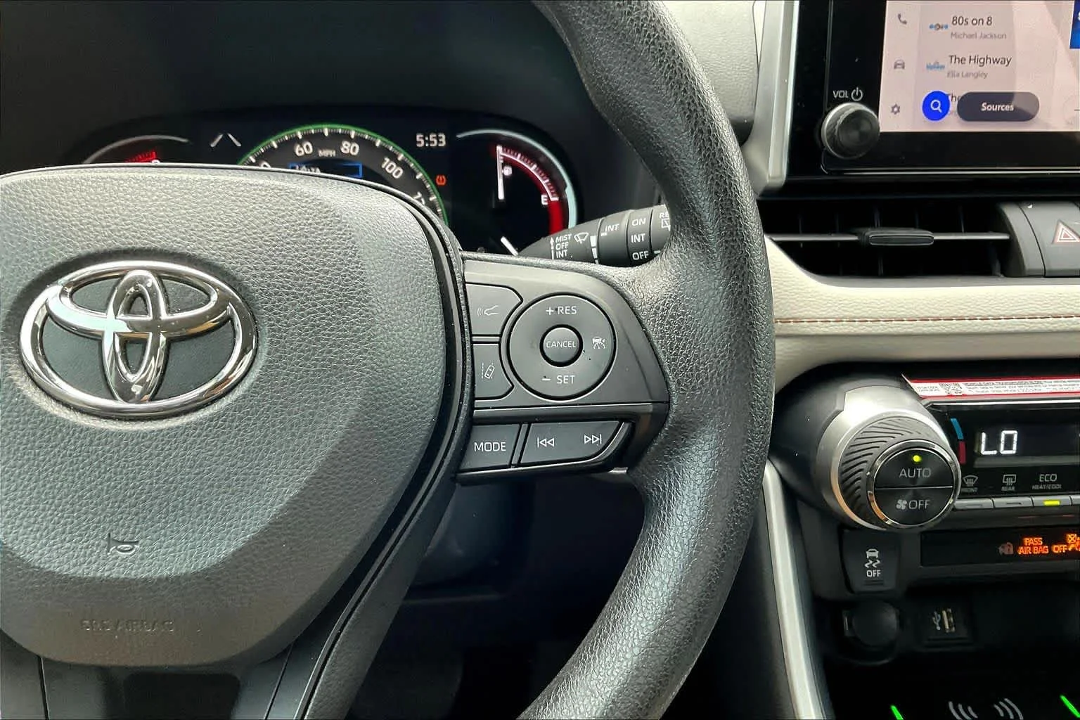 Used 2025 Ice Cap Toyota XLE image 25