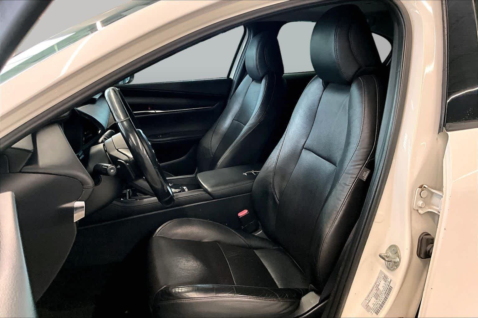 Used 2019 Snowflake White Pearl Mica Mazda w/Premium Pkg image 8