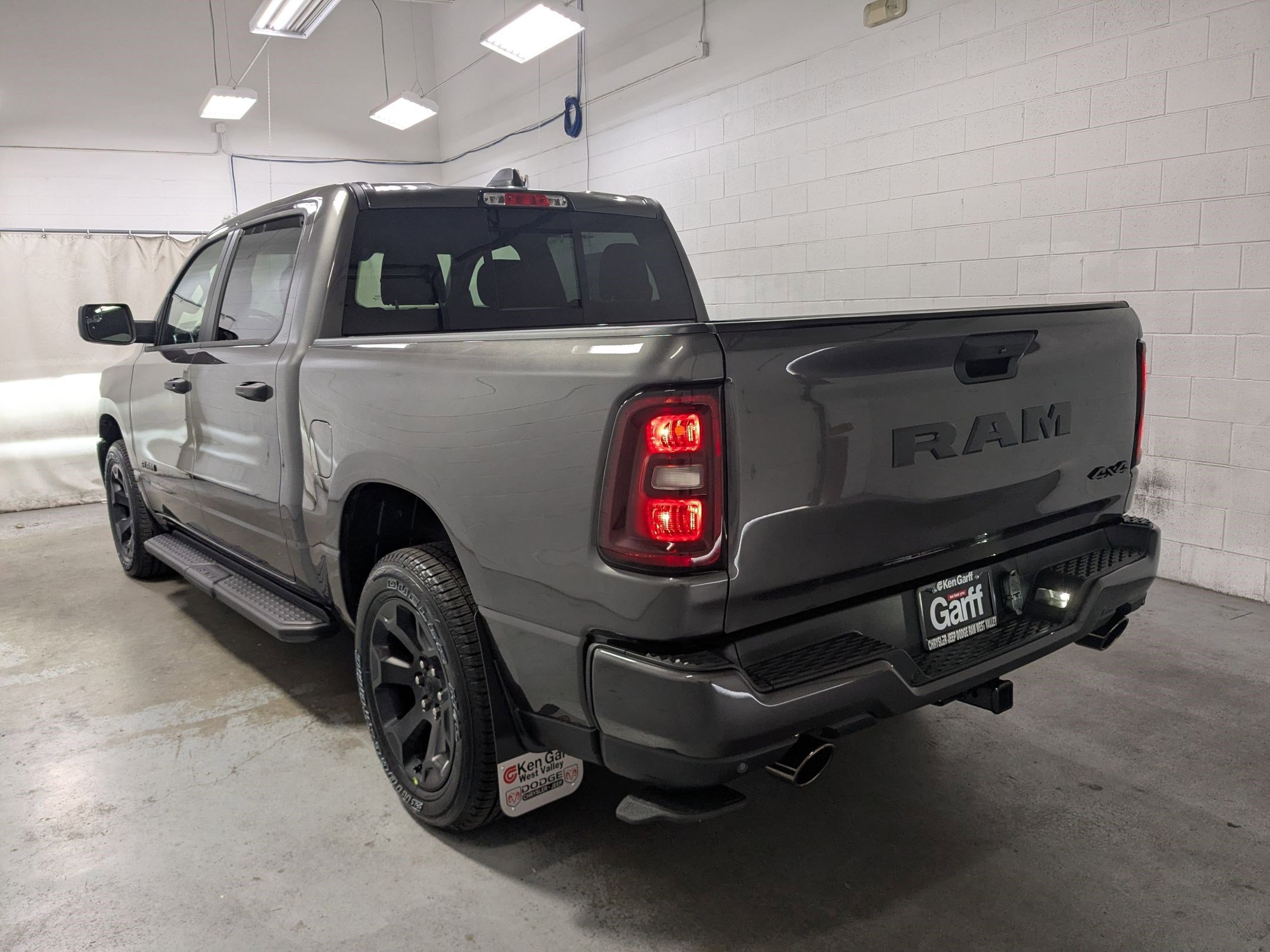 New 2026 Granite Crystal Metallic Clear-Coat Exterior Paint RAM Express image 7