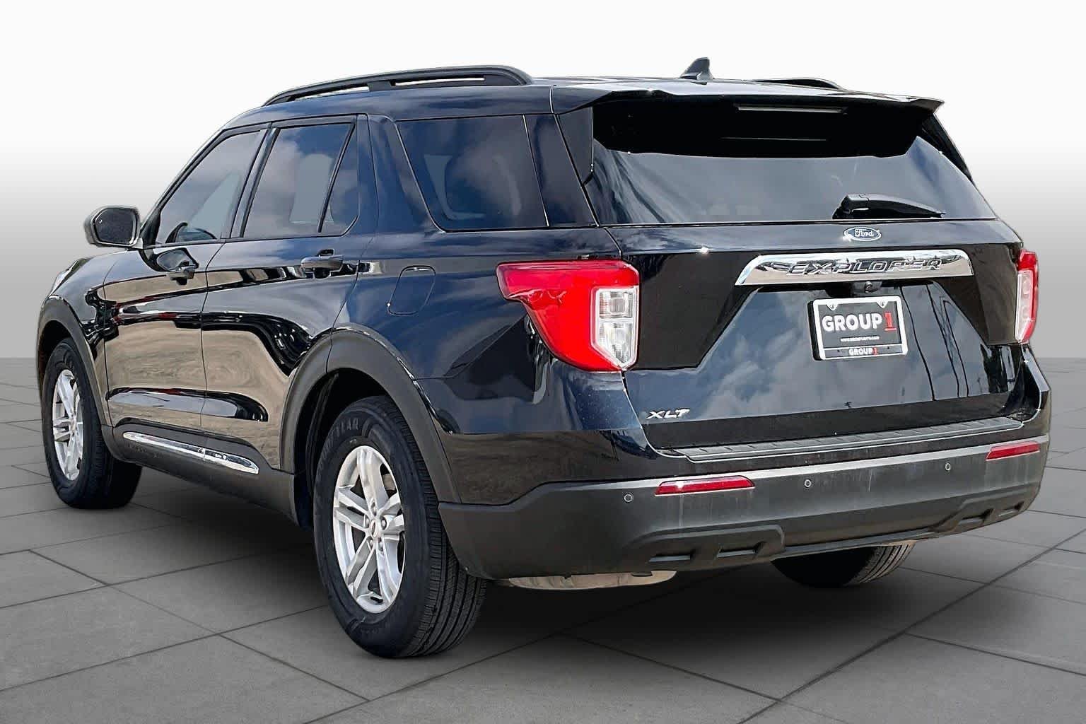 Used 2022 Agate Black Metallic Ford XLT image 12