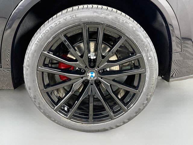 New 2026 Black Sapphire Metallic BMW xDrive40i image 33