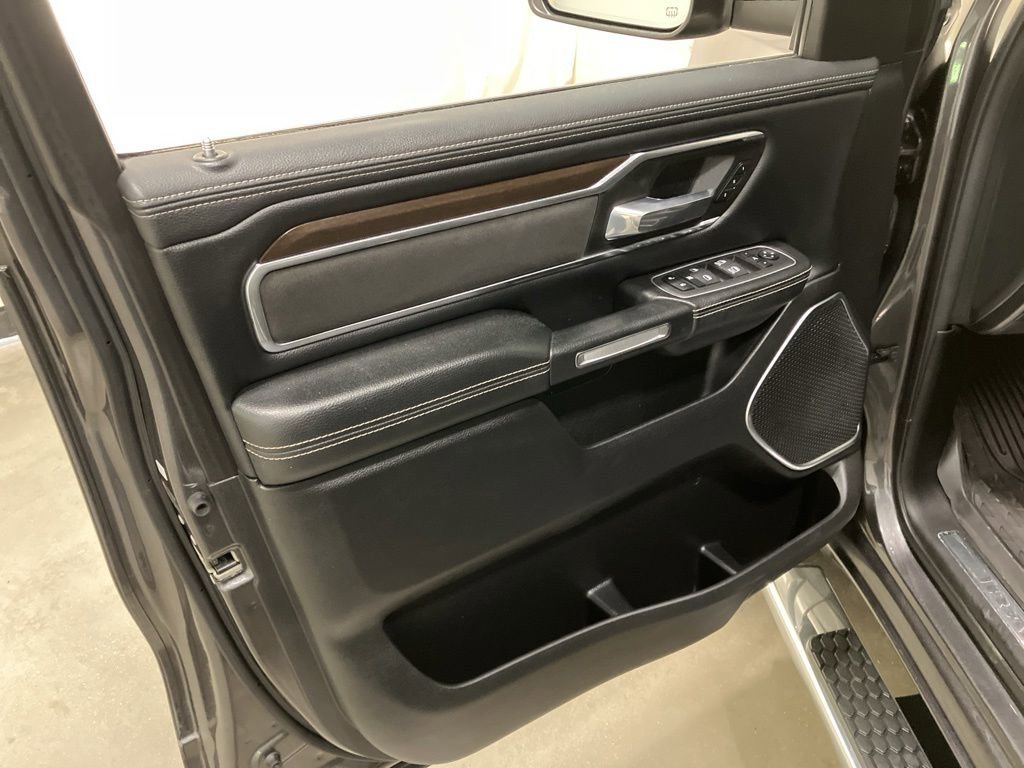 Used 2022 Granite Crystal Metallic Clearcoat Ram Laramie image 10