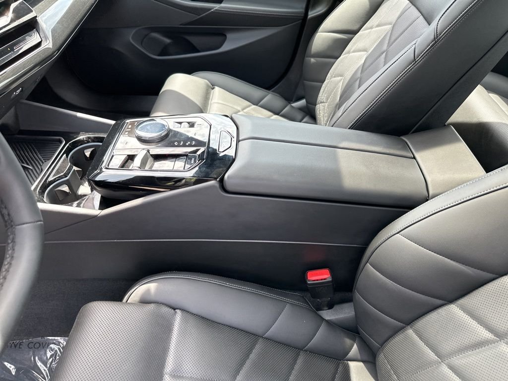 Used 2026 Black Sapphire Metallic BMW 530i xDrive image 18