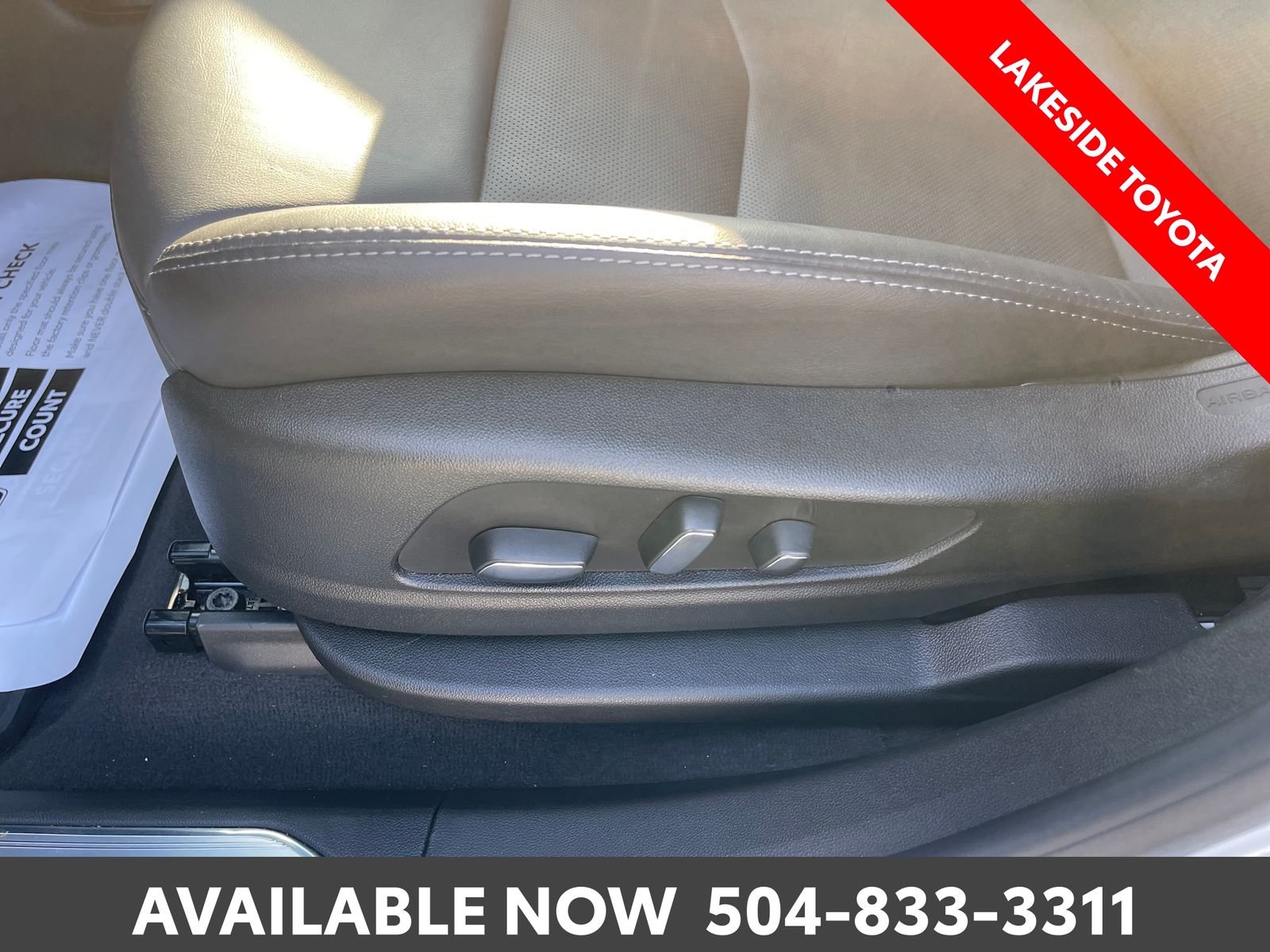 Used 2025 White Cadillac Sport image 28