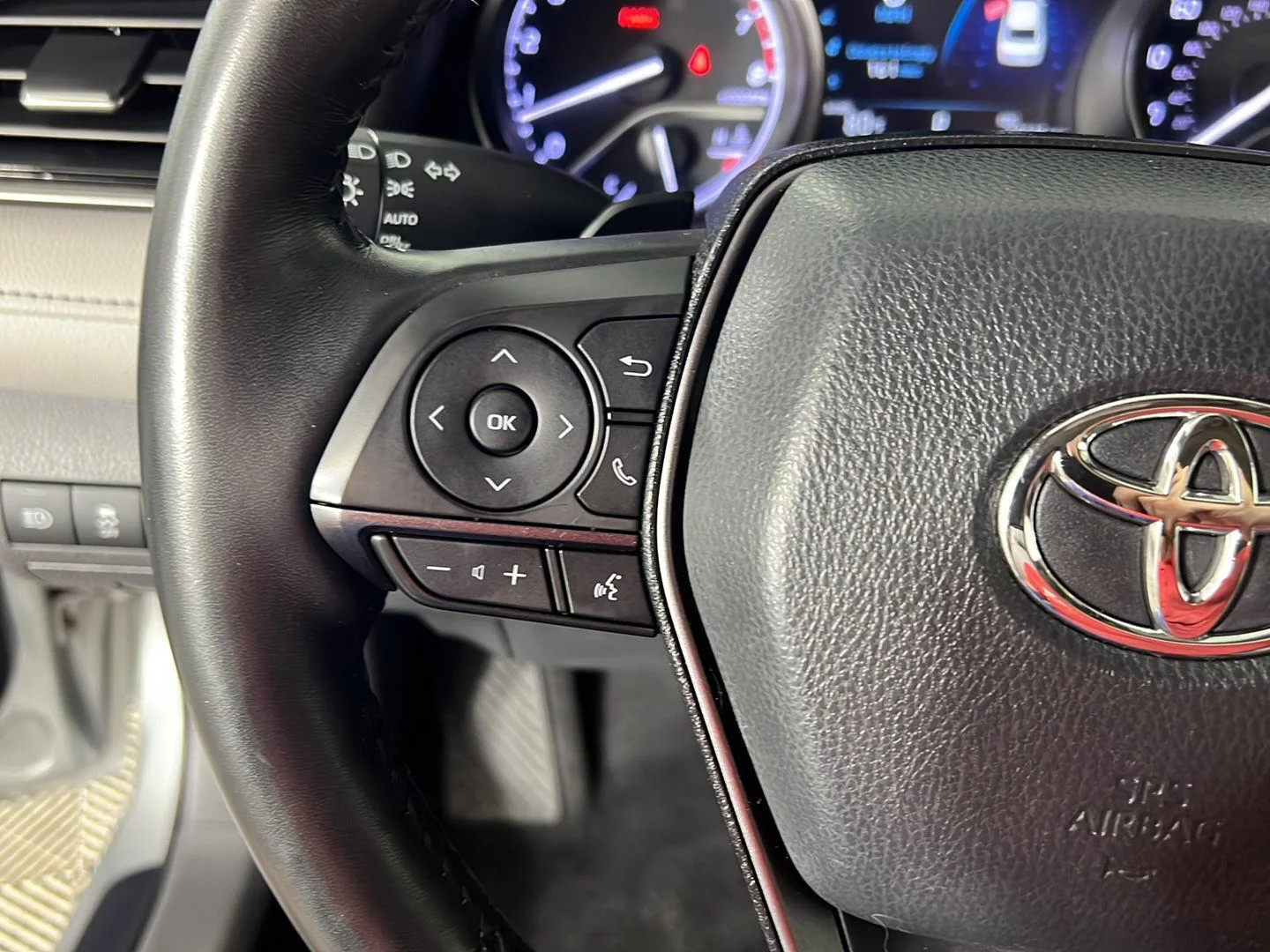 Used 2021 Celestial Silver Metallic Toyota SE image 16