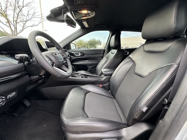 Used 2026 Silver Jeep Latitude image 24