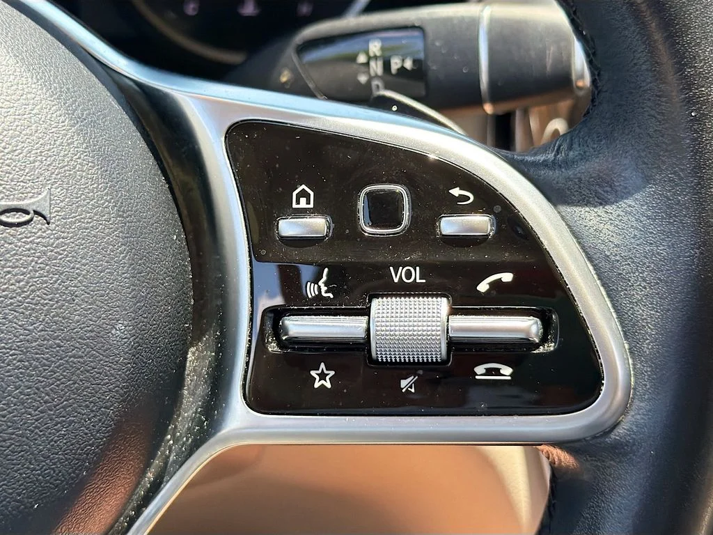Used 2022  Mercedes-Benz GLC 300 image 20