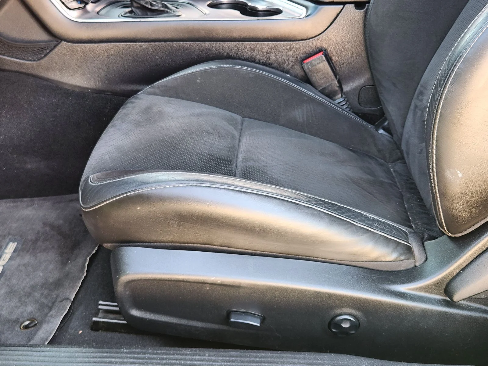 Used 2015 Beige Dodge R/T image 23