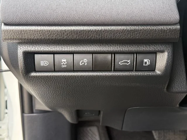 2025 Toyota Camry LE - Photo 21