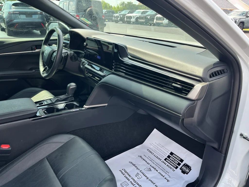 Certified Used 2025 Wind Chill Pearl Toyota XSE image 17