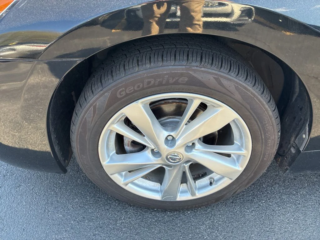 Used 2013 Black Nissan 2.5 SV image 12