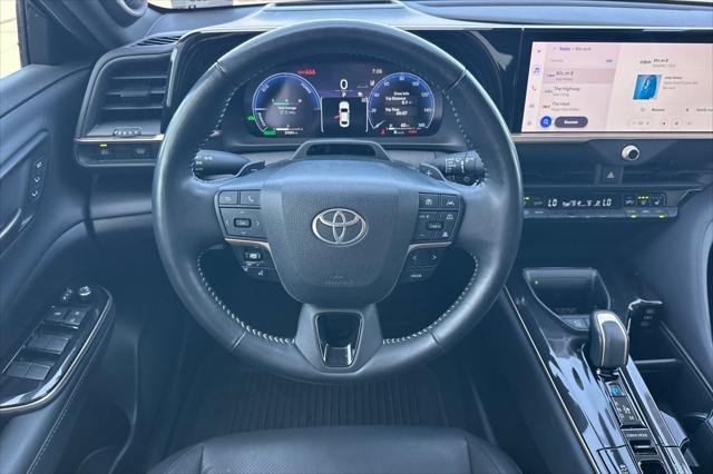 Certified Used 2025 BRONZE AGE* Toyota  image 14
