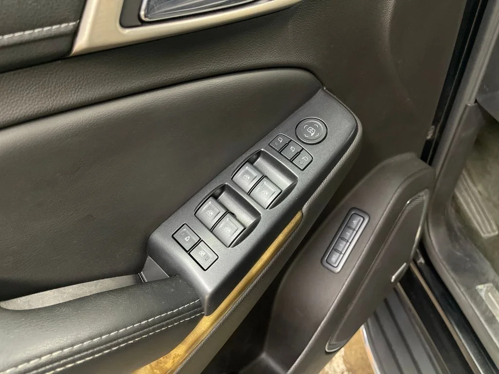 Used 2017 Black GMC Denali image 16
