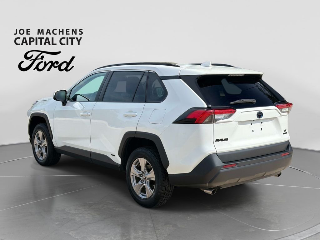 Used 2022 White Toyota LE image 7