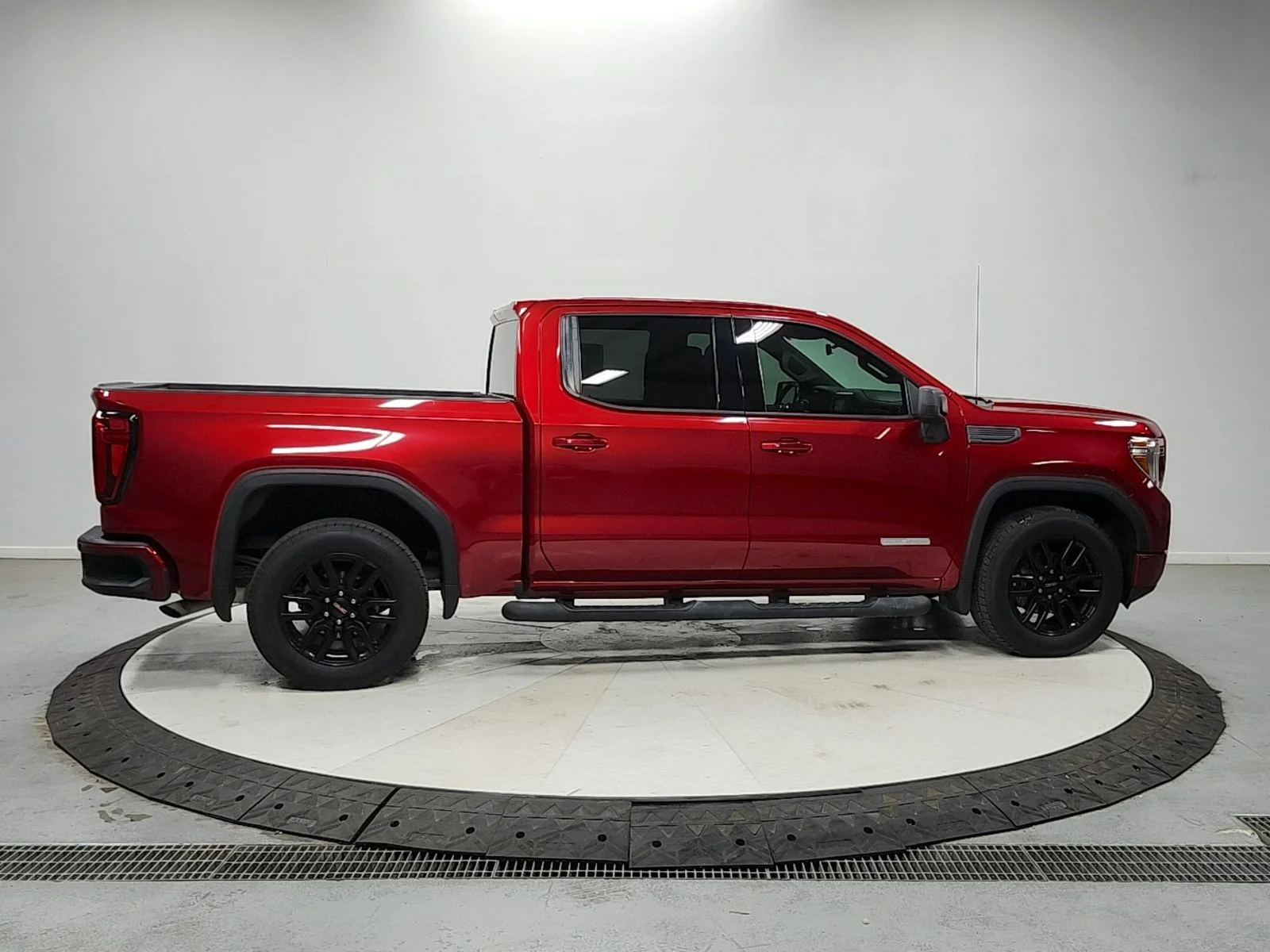 Used 2021 Red GMC Elevation image 8