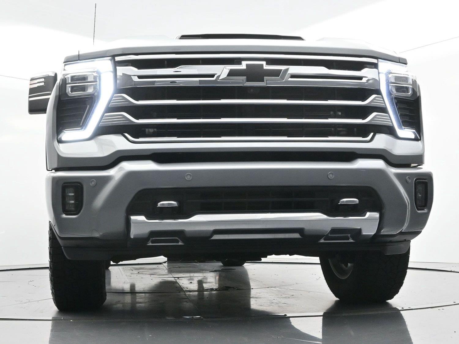 Used 2024 Sterling Gray Metallic Chevrolet High Country image 44