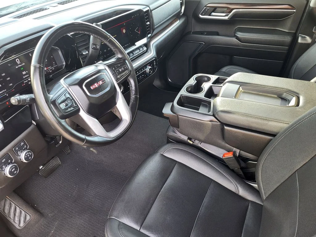 Used 2024 Sterling Metallic GMC SLT image 9