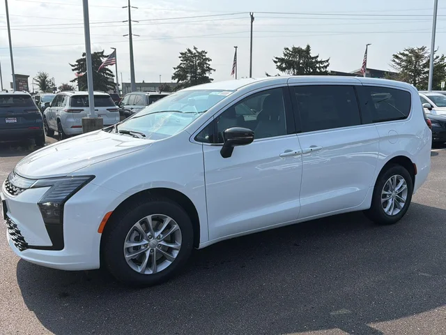 2027 Chrysler Pacifica Select