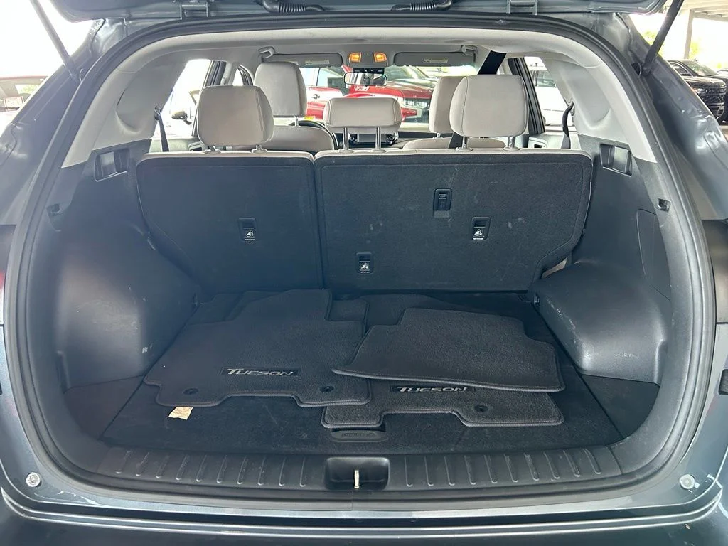 Used 2021 Magnetic Force Hyundai SE image 39