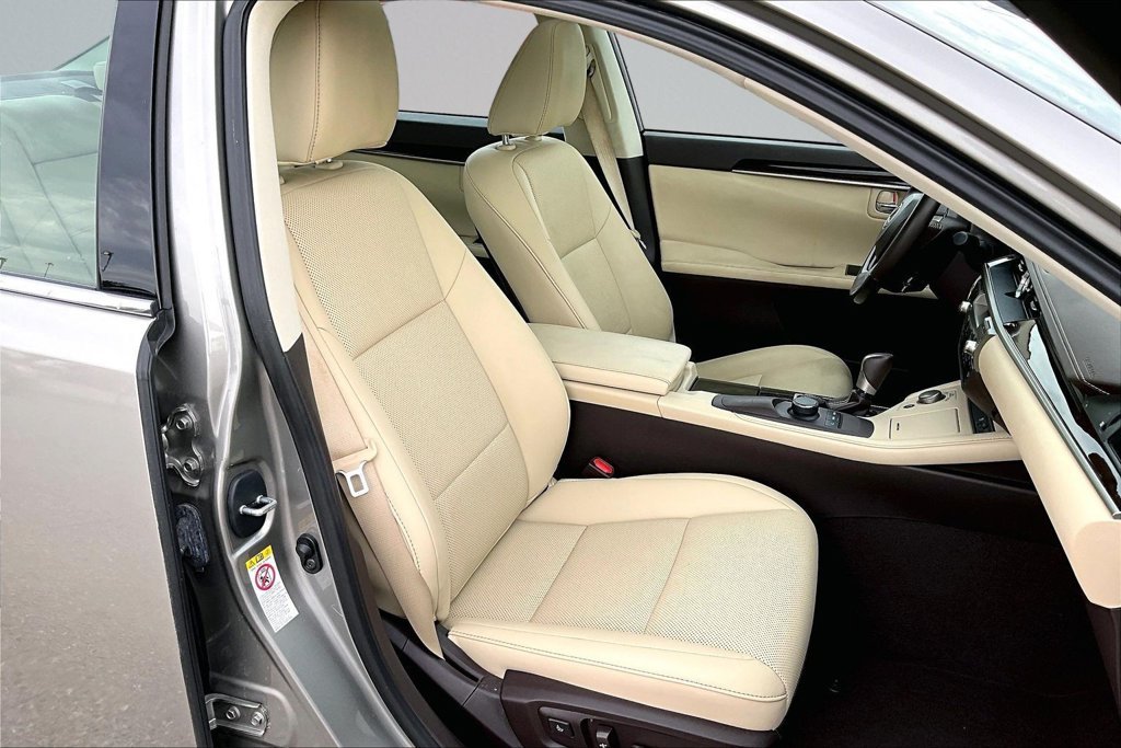 Used 2017 Silver Lexus 350 image 7