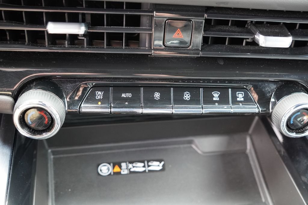 Used 2025 Summit White Chevrolet LT image 33