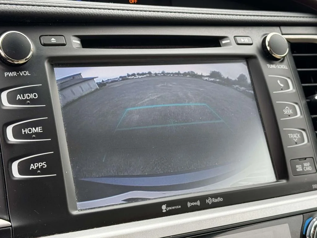 Used 2018 Blue Toyota XLE image 19