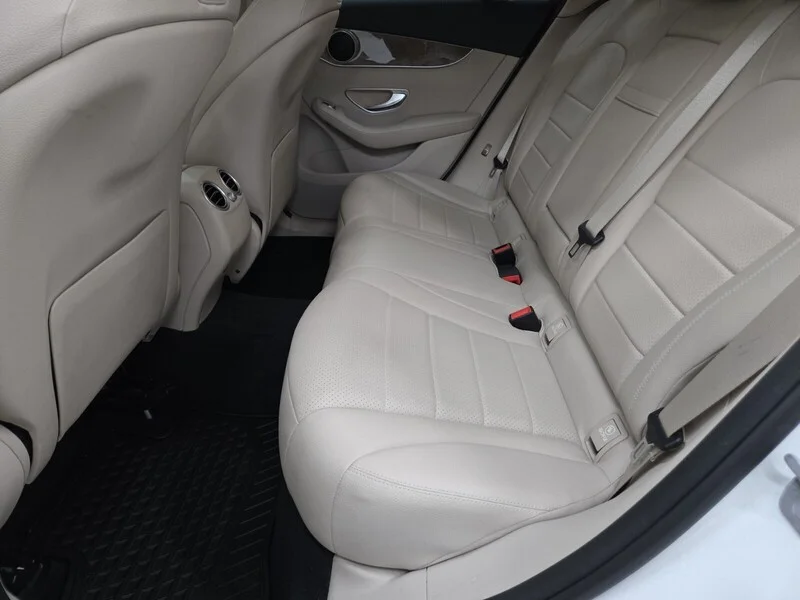 Used 2018 White Mercedes-Benz GLC 300 image 10