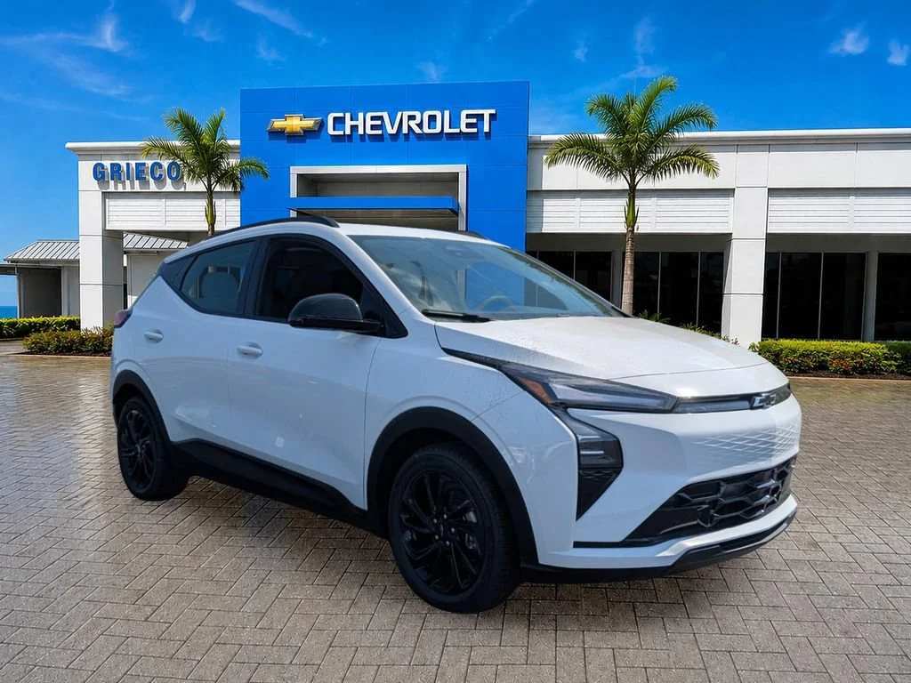 New 2027 Summit White Chevrolet RS image 1