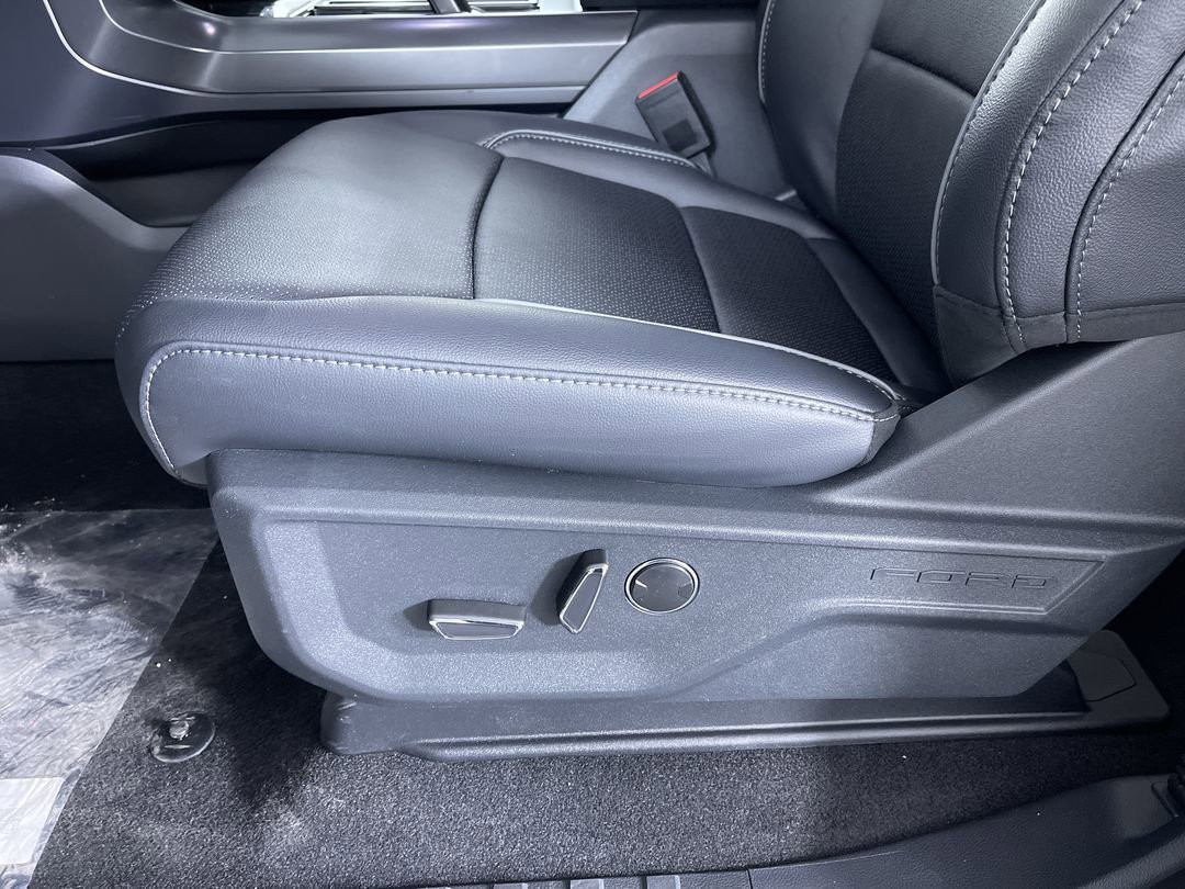 New 2026 Avalanche Ford Lariat image 13