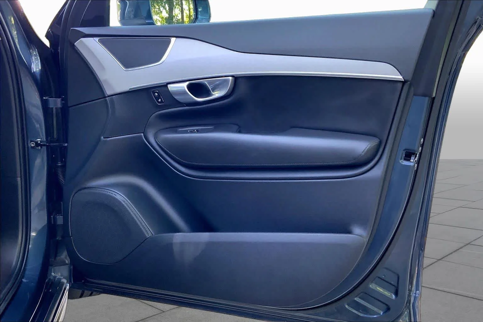 Used 2024 Denim Blue Metallic Volvo Core Bright Theme image 22