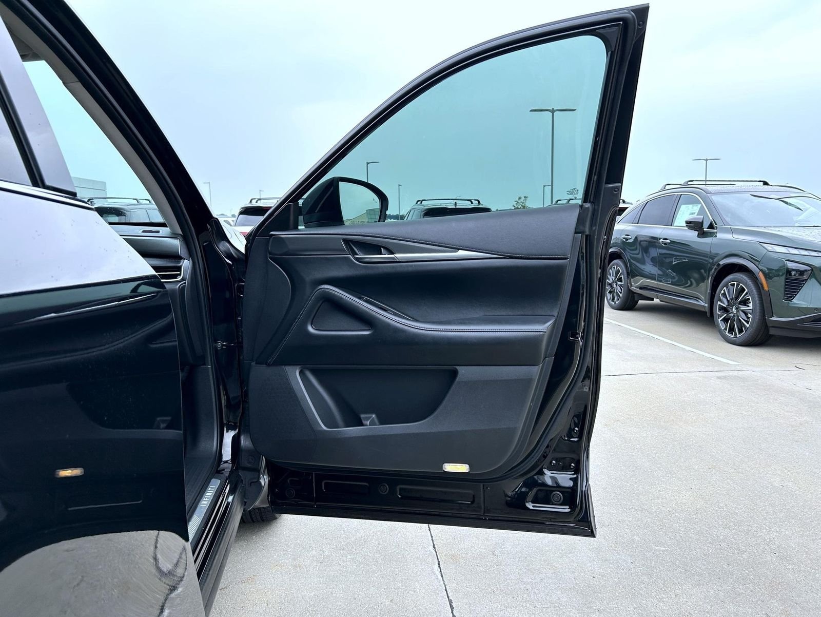 Certified Used 2023 Black INFINITI LUXE image 16