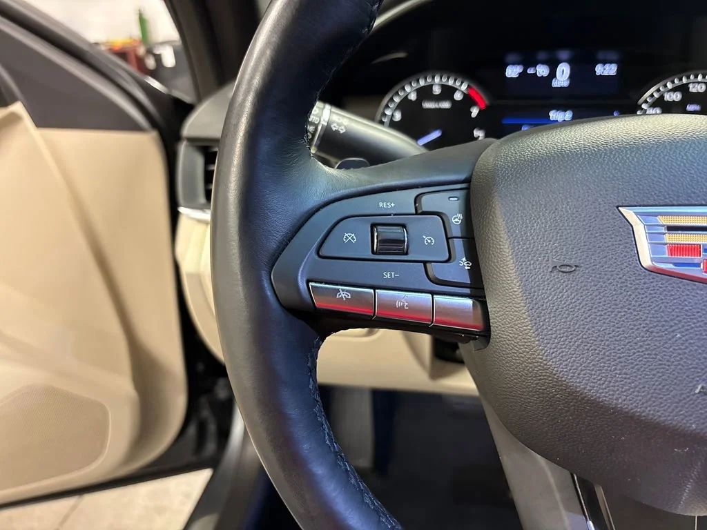 Used 2021 SATIN STEEL METALLIC Cadillac Luxury image 31