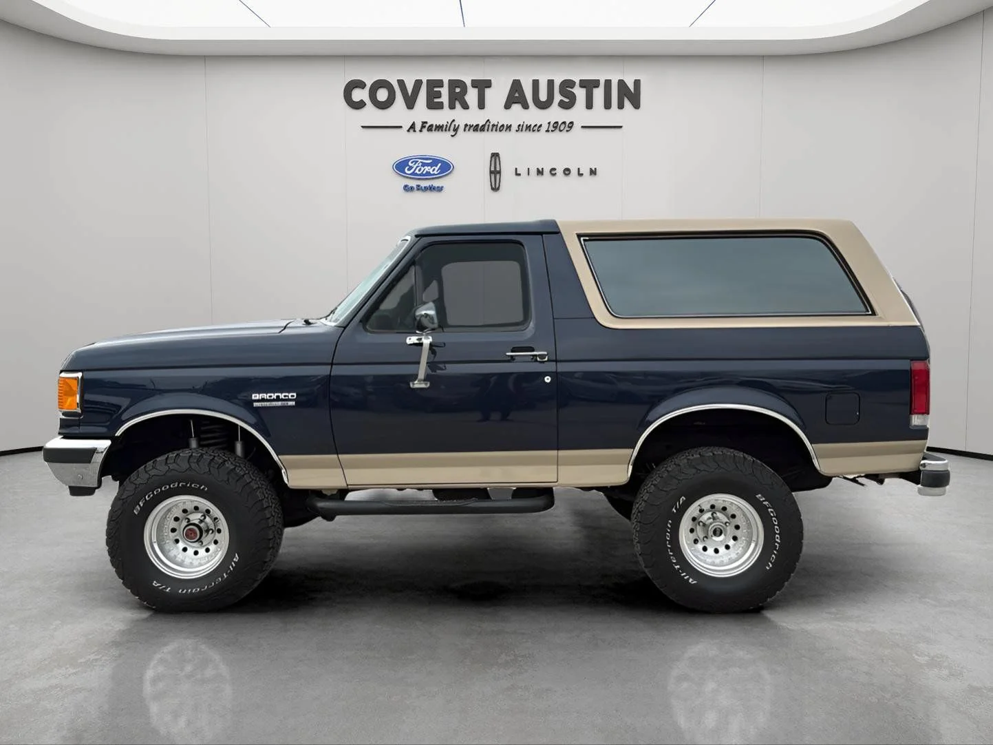 Used 1988  Ford XLT image 4